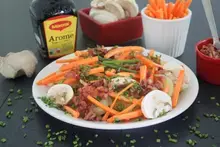 Salade de légumes d'automne et vinaigrette gingembre et huile de noix