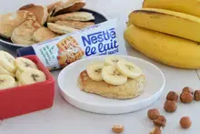 Pancakes avoine au lait concentré, banane et noisettes