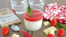 Riz au lait chocolat blanc et coulis de fraises