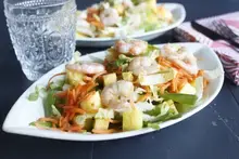 Salade thaï ananas crevettes pois gourmands