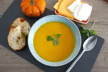 Velouté potiron et croq' mozza cheddar