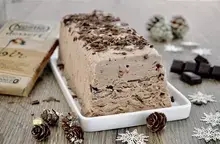 Bûche glacée chocolat noisettes grillées