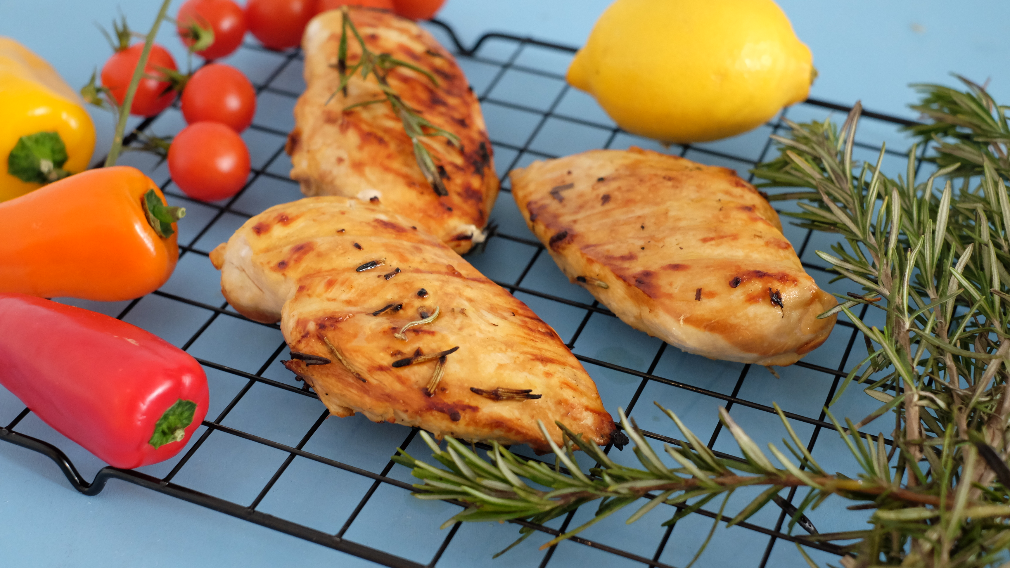 Poulet mariné citron thym romarin