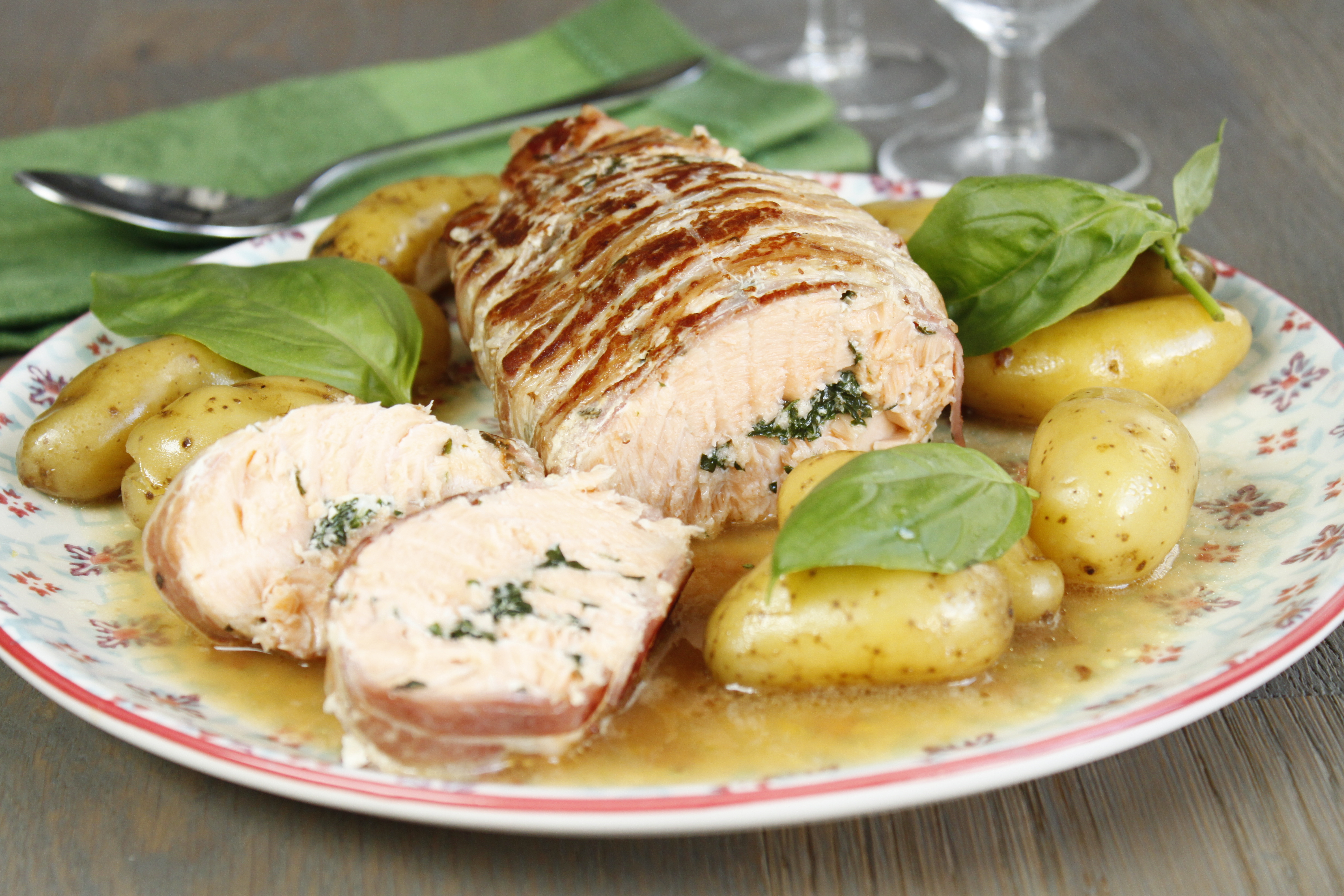 Rôti de saumon, poitrine et rattes au basilic Cookeo