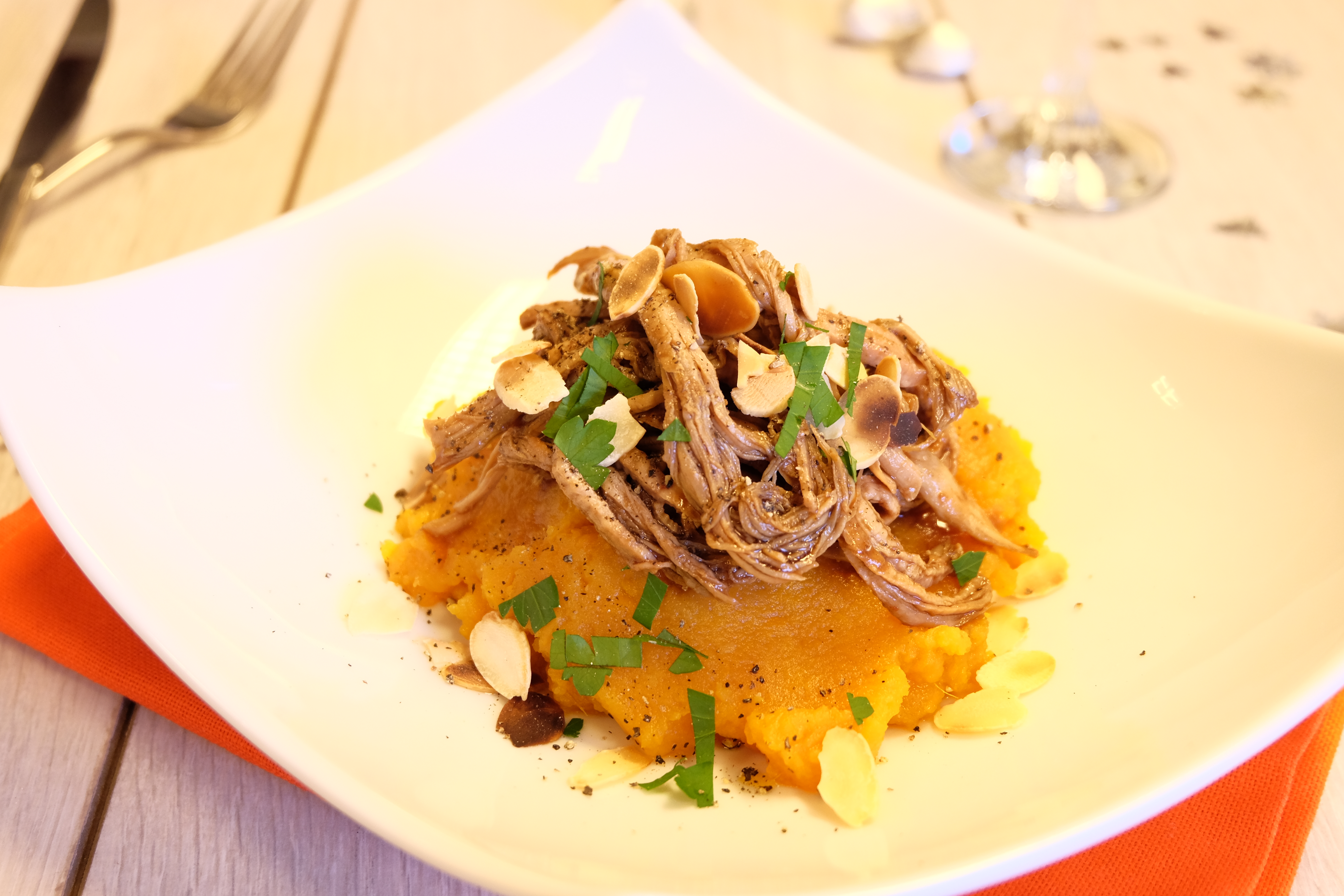 Filet mignon de porc confit de Noël, écrasée de patate douce au gingembre Cookéo
