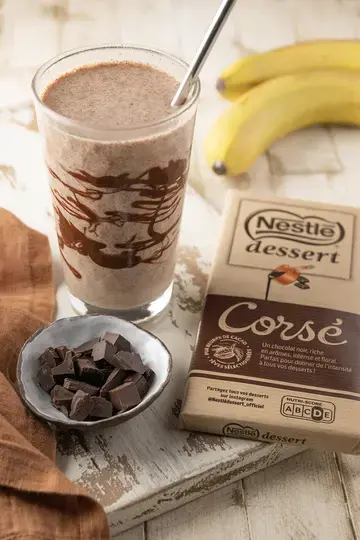 DESSERT Milkshake Choco Banana Portrait Yoghurt Bowl Escale Gourmande 2026 Final Dish Image FR