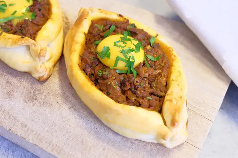 Pide à la viande, pizza turque