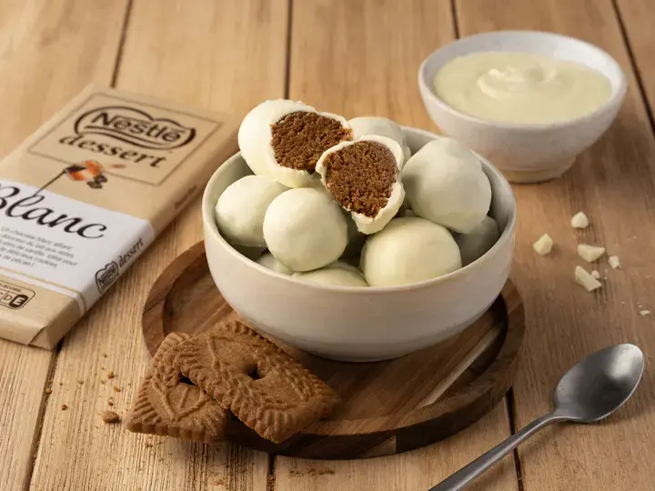 DESERT White Chocolate Speculoos Bites Gourmet Stopover 2026 Final Dish Image FR