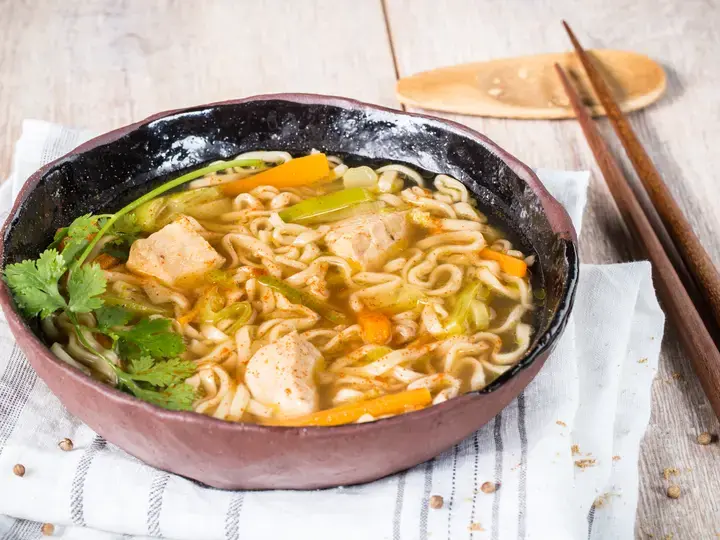 Soupe complète aux nouilles poulet gingembre Cookeo