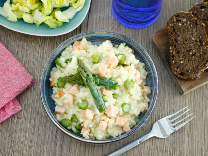 Risotto au saumon et asperges