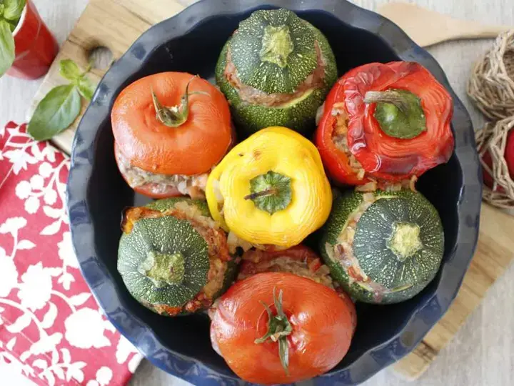 Légumes du soleil farcis au boeuf et tomates confites