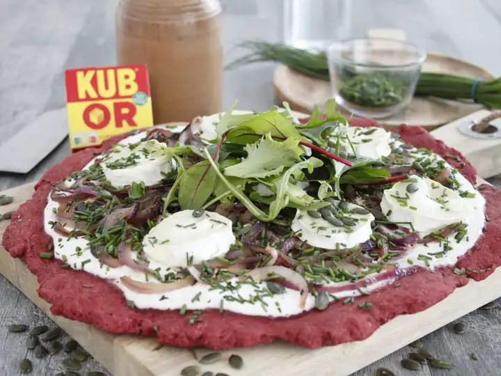 Pizza betterave oignons chèvre