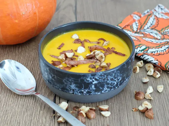 velouté de potiron lardons noisettes